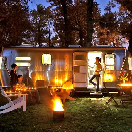 Campingplatz Confortable Avec Terrasse - 6 Pers. - Api-1-52-2115