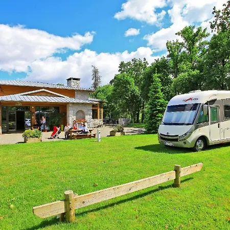 Campingplatz Confortable Avec Terrasse - 6 Pers. - Api-1-52-2115